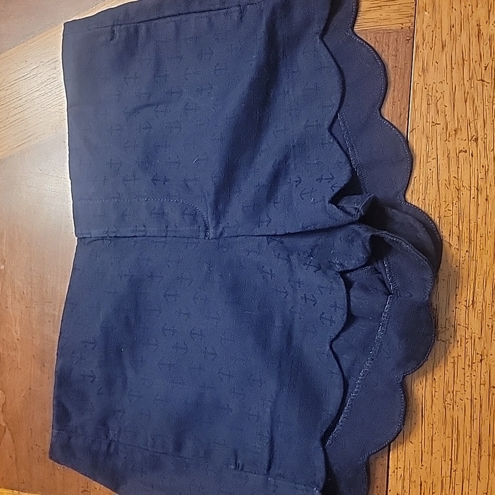 Lilly Pultizer Scalloped Navy Shorts